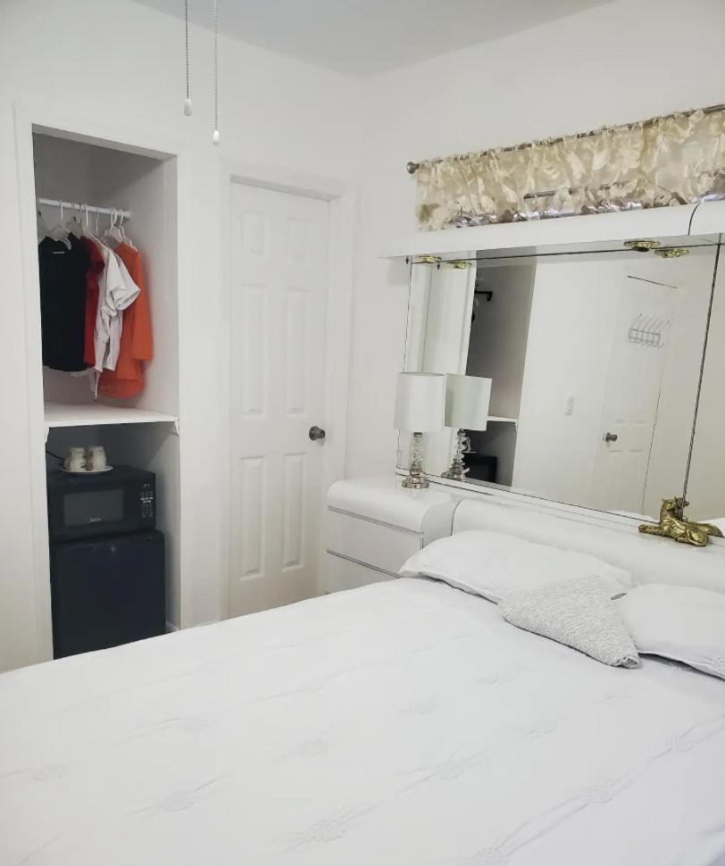 B1 Best Value On Private Bedroom With Private Bathroom In Little Havana, Miami Exterior photo