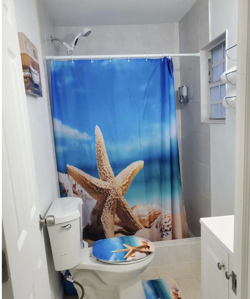 B1 Best Value On Private Bedroom With Private Bathroom In Little Havana, Miami Exterior photo
